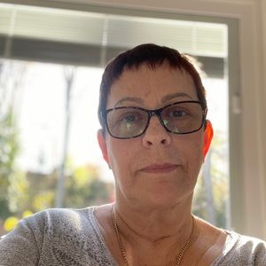 Meet your Posher, Eleni